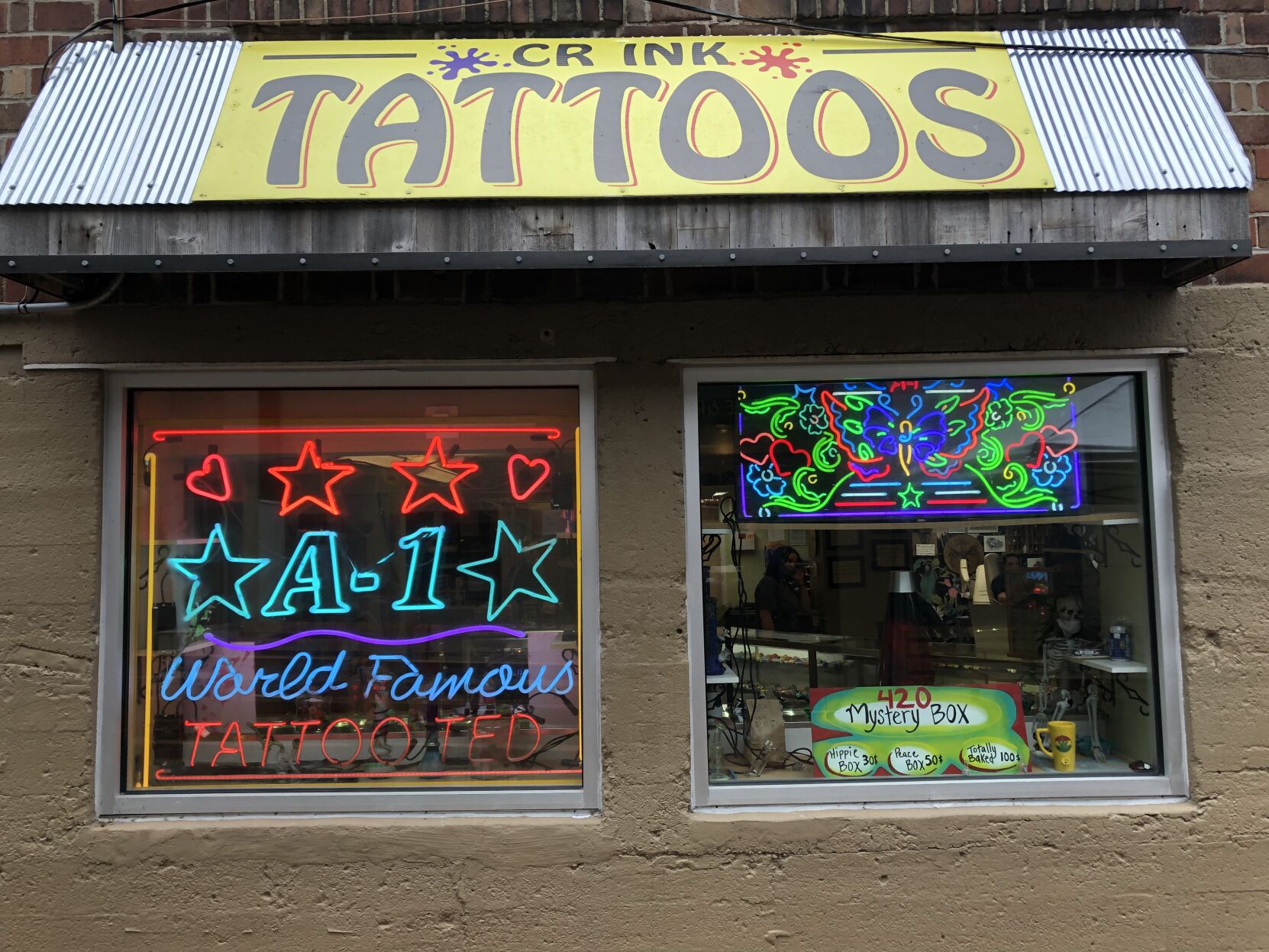 C.R. Ink exterior